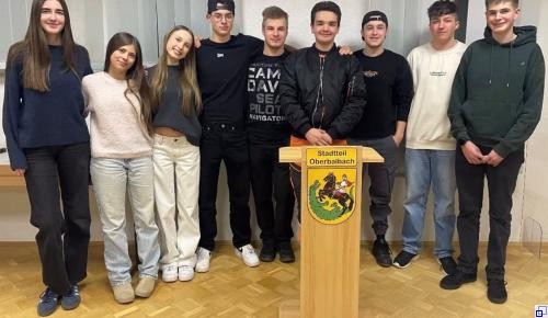 Die Gründungsmitglieder und der Vorstand des Jugendclubs